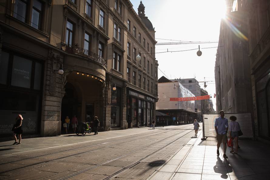 Zagreb: Velike vrućine ispraznile su ulice u glavnom gradu