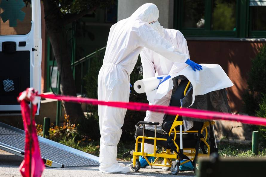 Prebacivanje sticenika doma za starije i nemocne u Splitu u karantenu