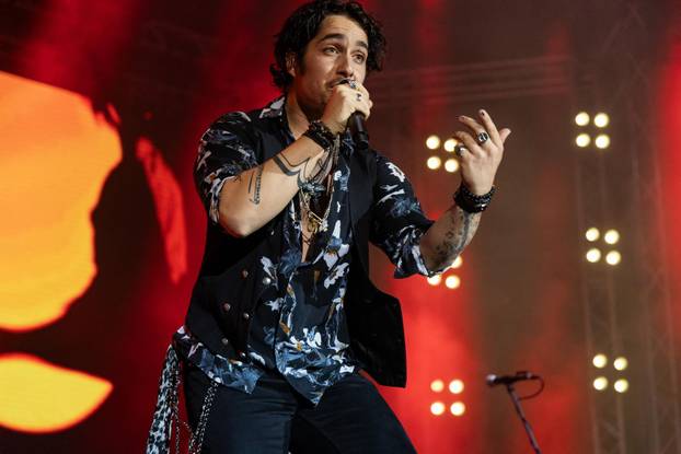 Pula: Parni valjak održao koncert u prepunoj Areni 