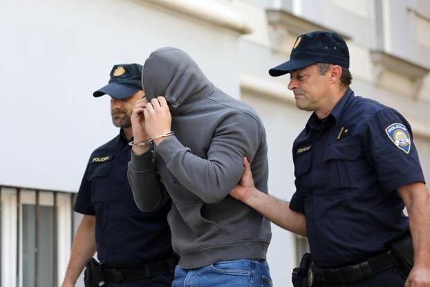 Pula: Privedena još četvorica redara osumnjičena za teško premlaćivanje mladog Slovenca u Poreču