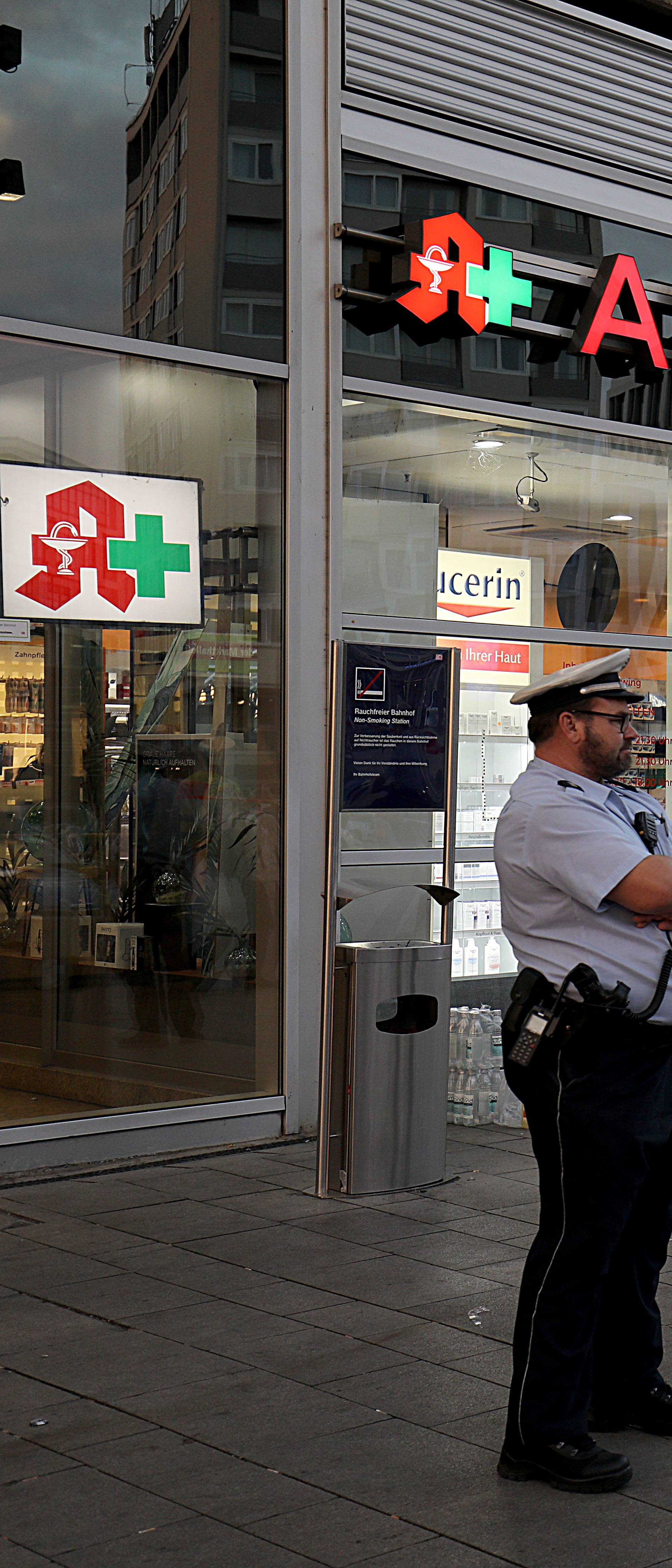 After taking hostages at Cologne Central Station