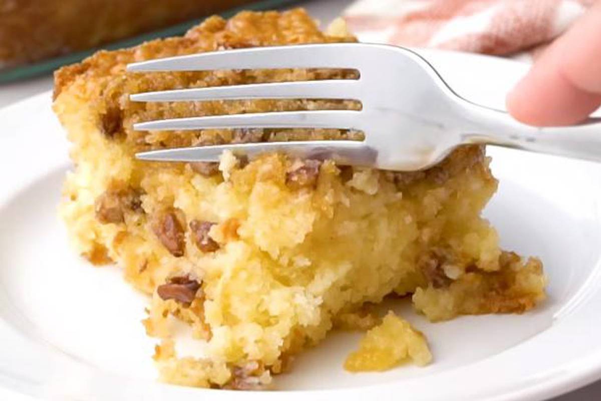 Prefin bakin kolač s orasima, ananasom i sočnom glazurom