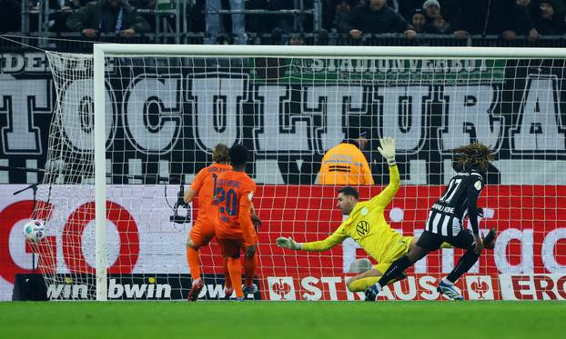 DFB Cup - Round of 16 - Borussia Moenchengladbach v VfL Wolfsburg