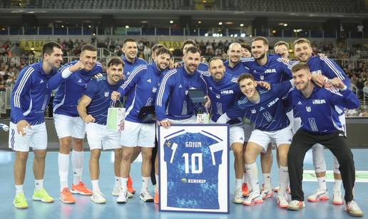 FOTO 'Ministar obrane' najavio mirovinu. Pogledajte opro&scaron;taj