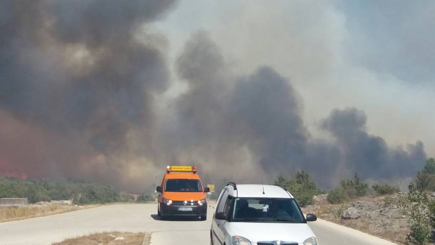 'Obranili smo kuće. Situacija je puno bolja, vjetar je oslabio...'