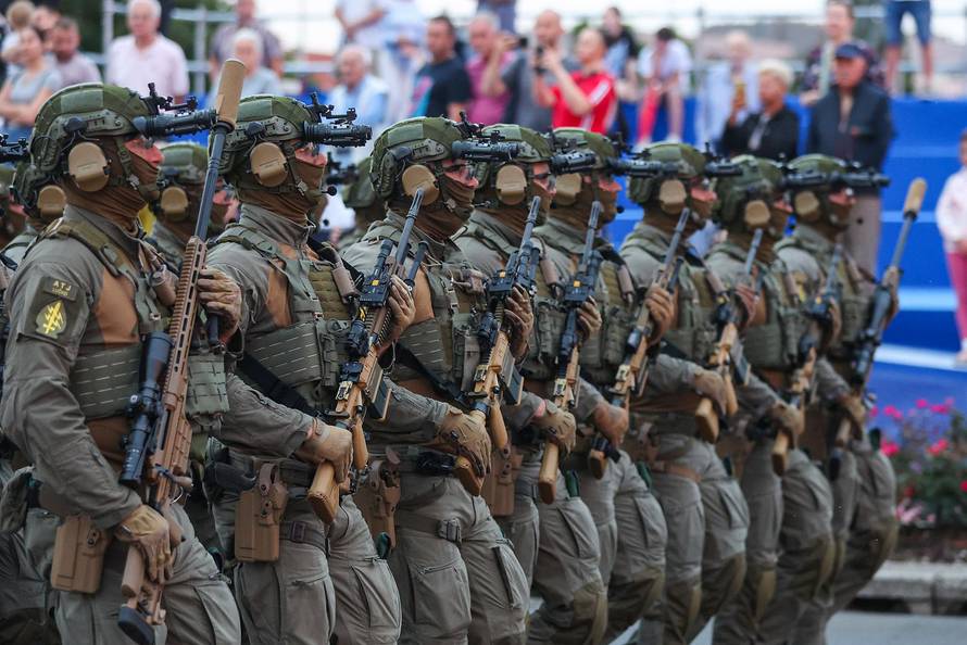 Zagreb: Generalna proba sve?anog vojnog mimohoda