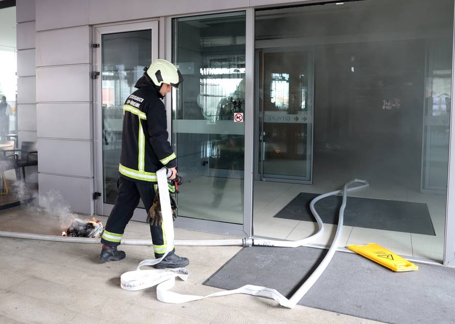 Šibenik: U robnoj ku?i City life u centru grada izbio požar