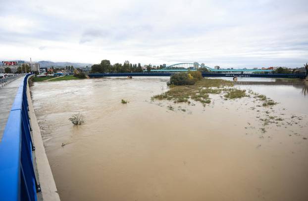 Sava se u Zagrebu izlila iz korita