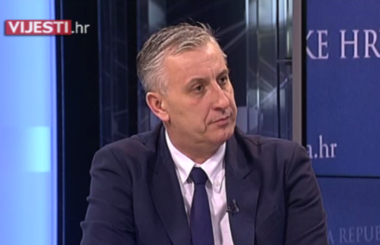 Demo o Medvedu: Neka okupi branitelje i riješi probleme