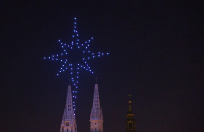 Spektakl! Dronovi su formirali Betlehemsku zvijezdu na nebu iznad zagrebačke katedrale
