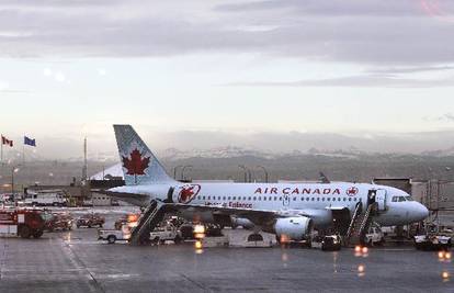 Avion ušao u turbulenciju, deset putnika ozlijeđeno