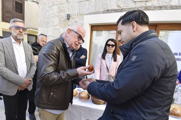 Vodice: 13. Tradicionalni turnir u tucanju jaja