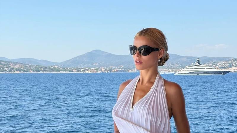 FOTO Brooks Nader u vrućim hlačicama pokazala guzu, a ispod majice otkrila bradavice