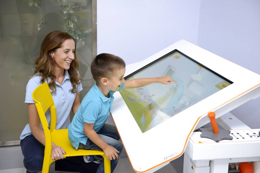 Premijerno predstavljena robotska neurorehabilitacija