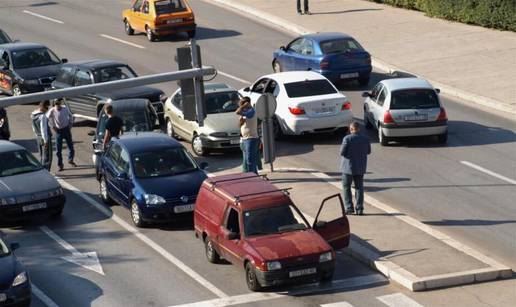 U sudaru triju automobila u Splitu nema ozlijeđenih