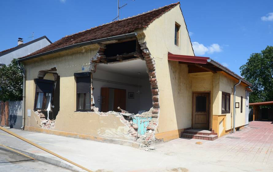 Htio sam sebi graditi kuću, sad je moram graditi podstanarima