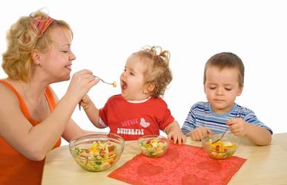 Djeca vole manje porcije i radije će jesti ako biraju