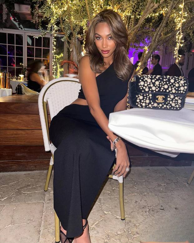 FOTO Košarkašica se skinula za Playboy, a karijera joj tone...