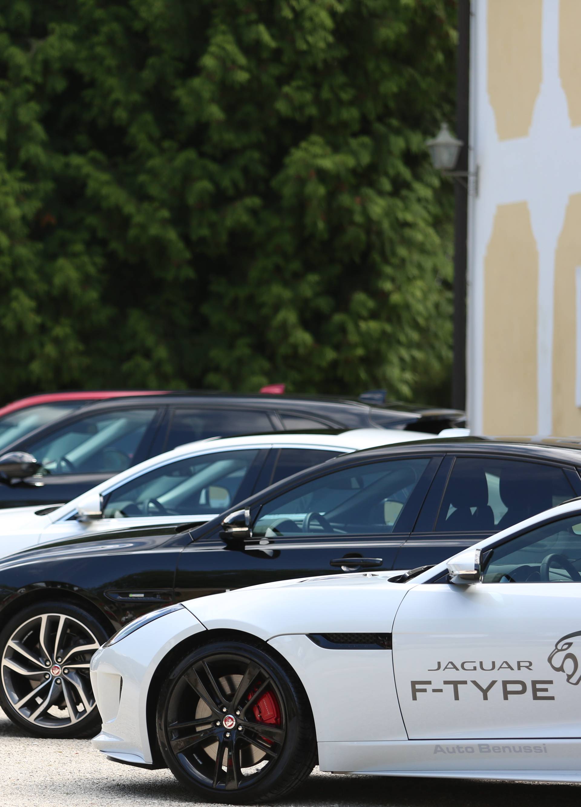 Jaguar i Land Rover novim modelima ciljaju jako visoko