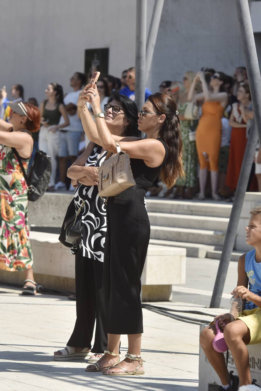 Knin: Bivša miss Hrvatske Katarina Prnjak uživala u letačkom programu