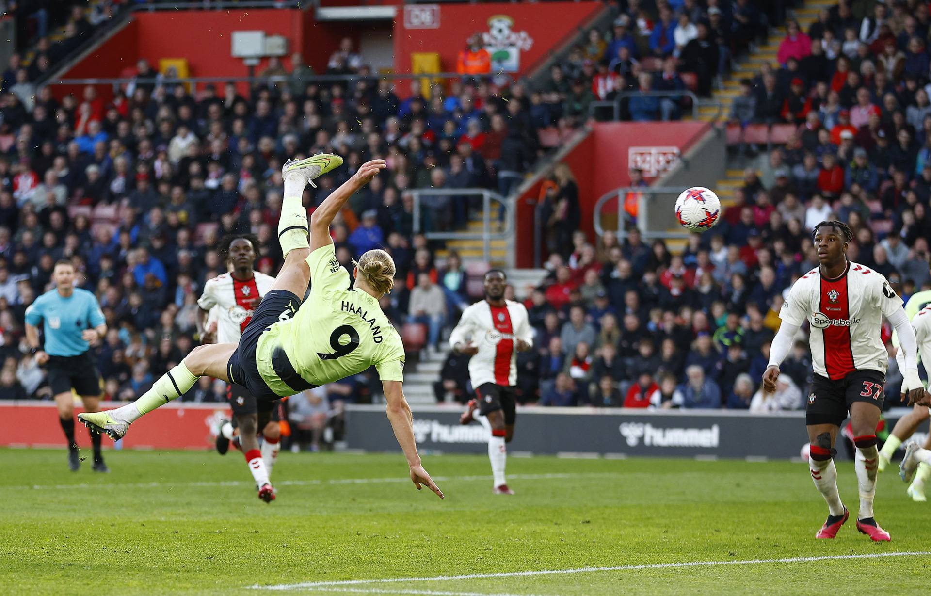 Premier League - Southampton v Manchester City