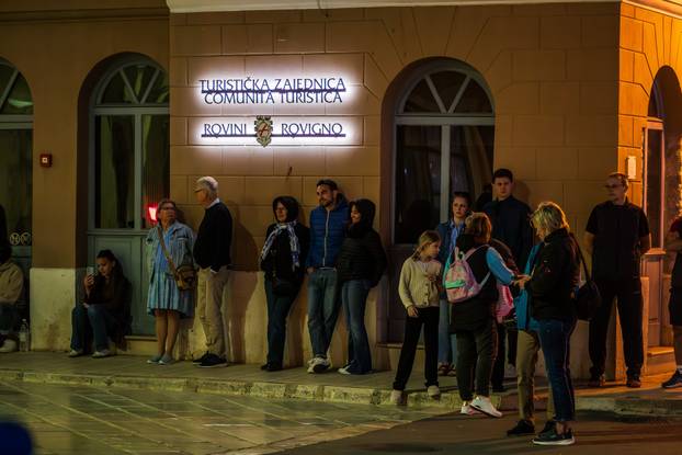 Gradske fotografije u sumrak grada Rovinja