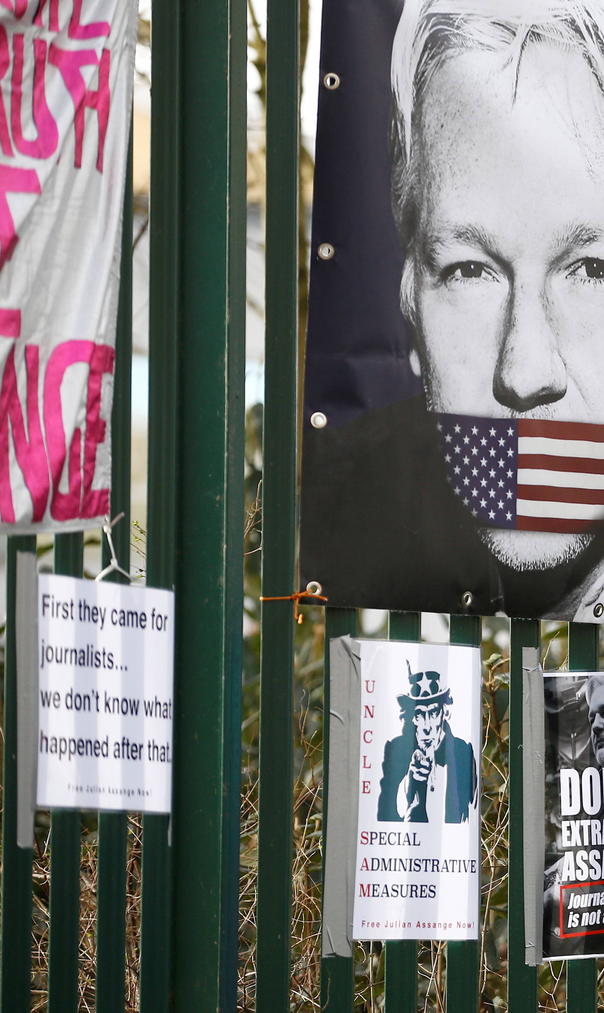 Hearing to decide whether Assange should be extradited to U.S. in London