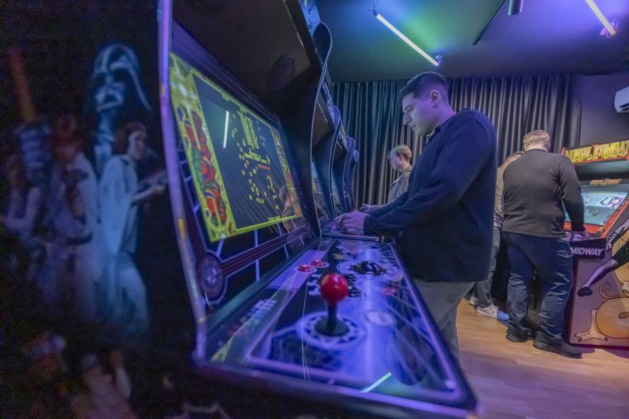 Prve konzole: Evo kako je prije više od pola stoljeća Pong započeo veliku eru videoigara