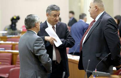 Šef HDZ-a: Ne daj Bože da krv poteče zbog ćirilice i Vukovara
