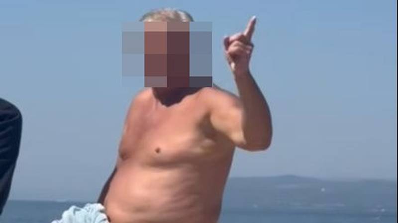 Akademik iz Mostara vrijeđao Sarajlije u Makarskoj na plaži: 'Što ne idete u Tursku, balije?'