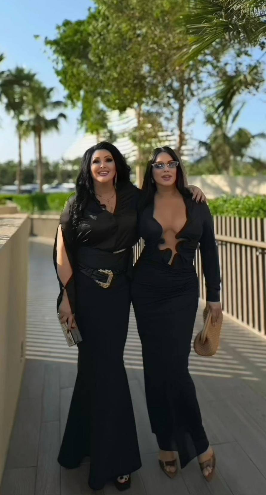 Dragana Mirković u Dubaiju juri 'autom' po vodi: Sa Sekom pila poseban 'zlatni' cappuccino...