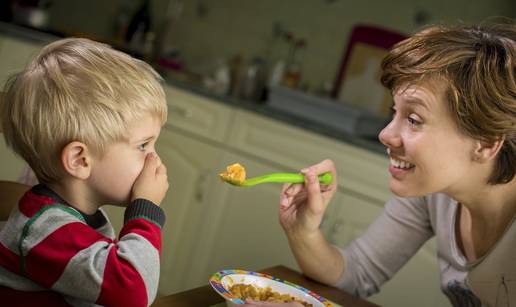 Savjeti pedijatra: Dje&ccaron;ji proljevi br&zcaron;e prolaze uz povr&cacute;e i meso