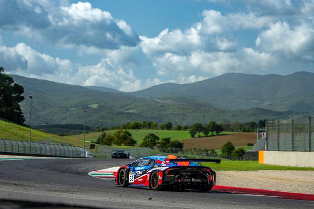 FOTO 24sata na utrci u Italiji. Pogledajte spektakl s hrvatskim vozačem za volanom Huracana