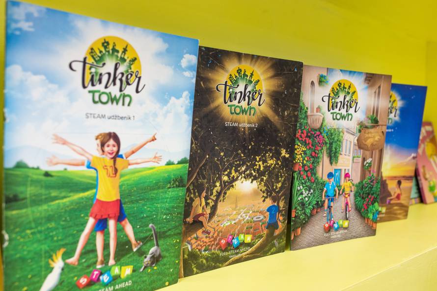 Veseli laboratorijj: Uz učiteljicu Jagodu mali Našičani otkrivaju tajne fizike i matematike...