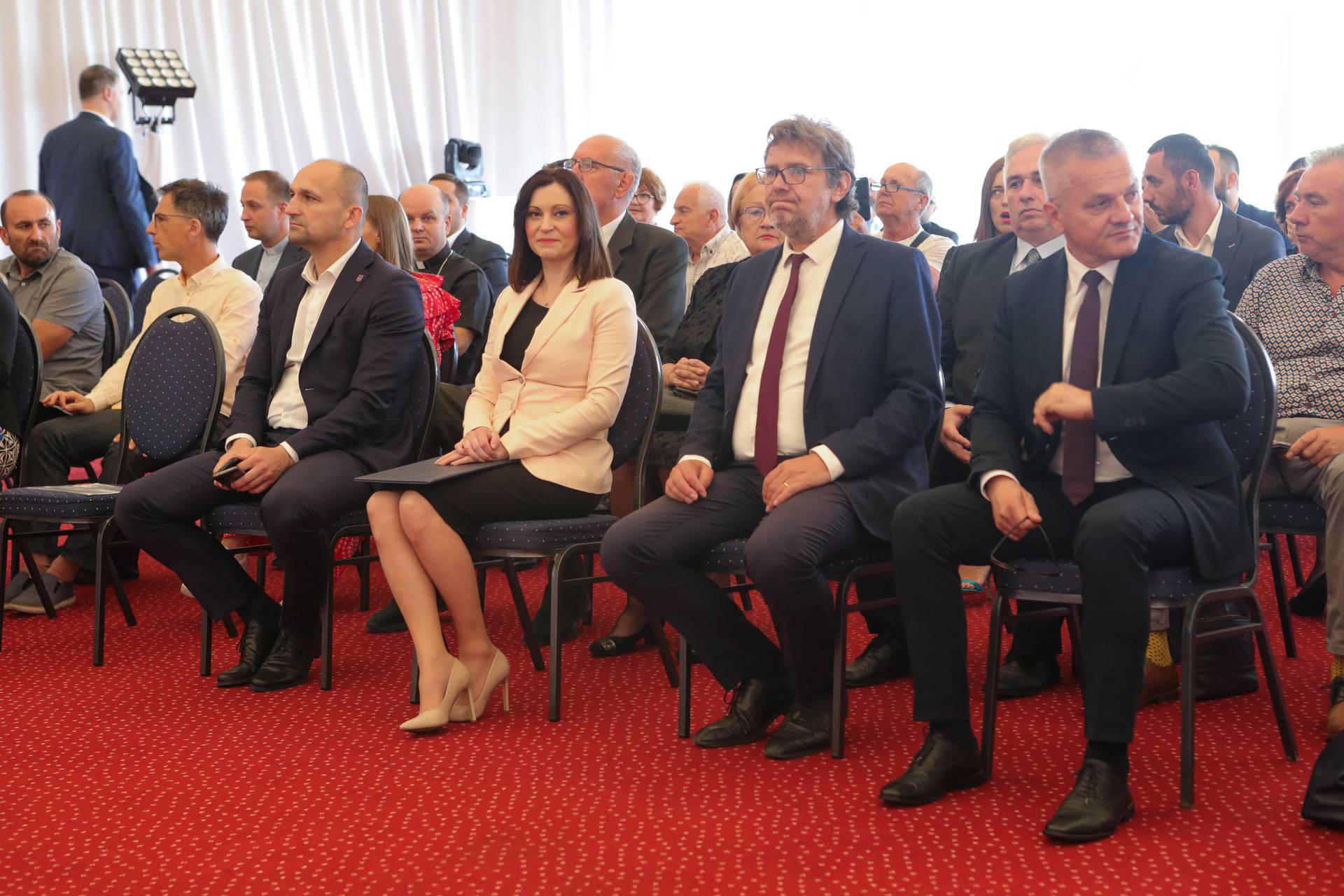 U Iloku svečano uručeni ugovori o suradnji između Hrvatske i Republike Srbije