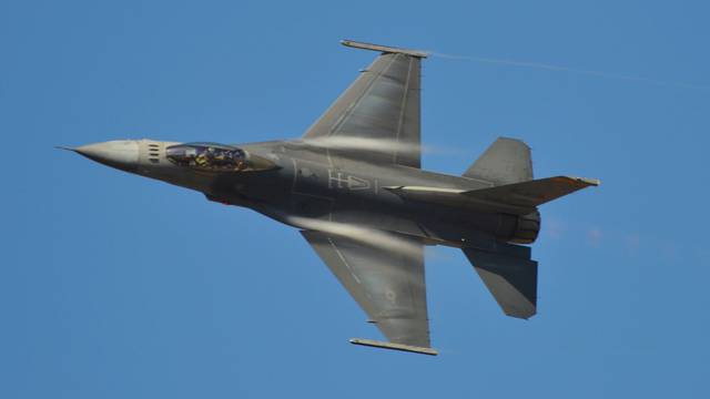 Nakon žestokog ruskog udara na Ukrajinu: Poljska podigla lovce F-16 da nadziru granicu...