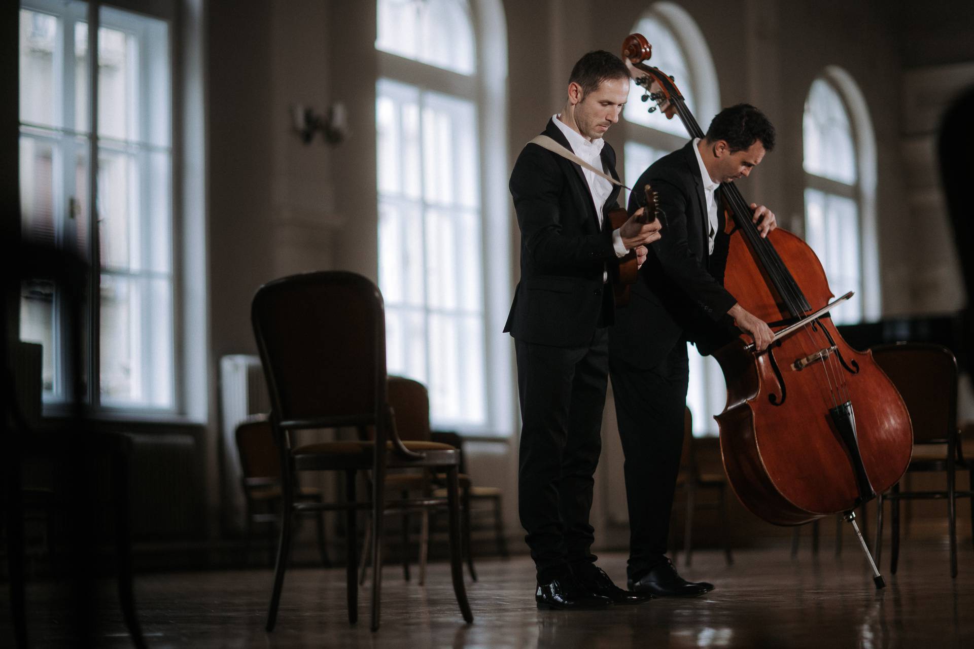 Glazbeni duo Hojsak & Novosel predstavio je svoj novi album inspiriran tradicijskom glazbom