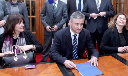 Karamarko predao DIP-u listu kandidata za EU parlament