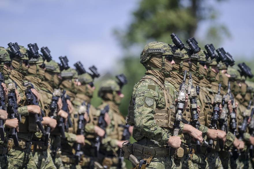 Velika Gorica: Uvježbavanje pješačkih postroja Hrvatske vojske za svečani vojni mimohod