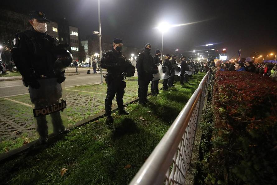 Gotov prosvjed ispred HRT-a, prosvjednici se počeli razilaziti