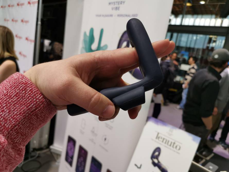 Ovo je vibrator za njega: Ali, i ona vam se može 'priključiti'...