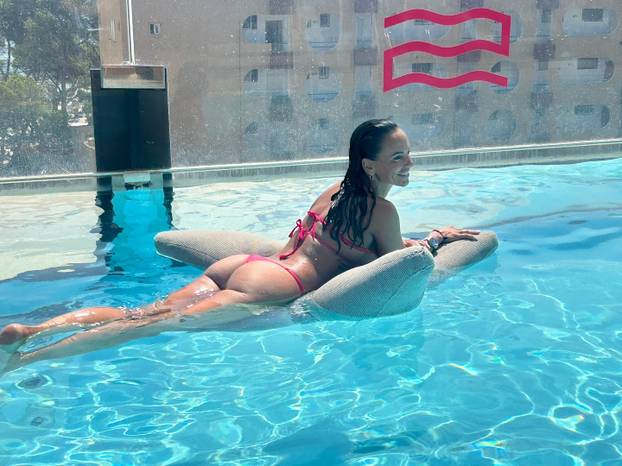 FOTO Sve djevojke Cristiana Ronalda: Od sestre suigrača i jetseterica do modela i glumica