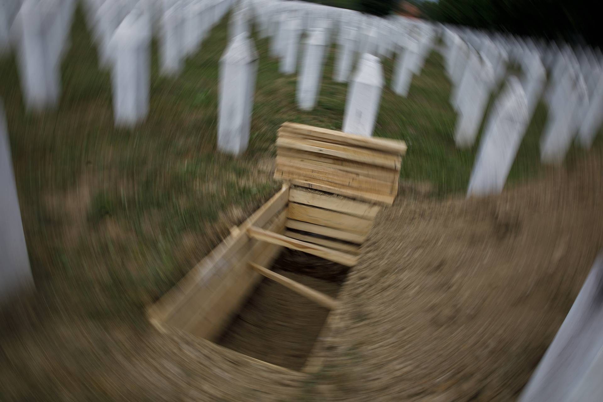 Ispratili posmrtne ostatke 19 žrtava genocida, Dodik odbio sudjelovati, pozvao na bojkot