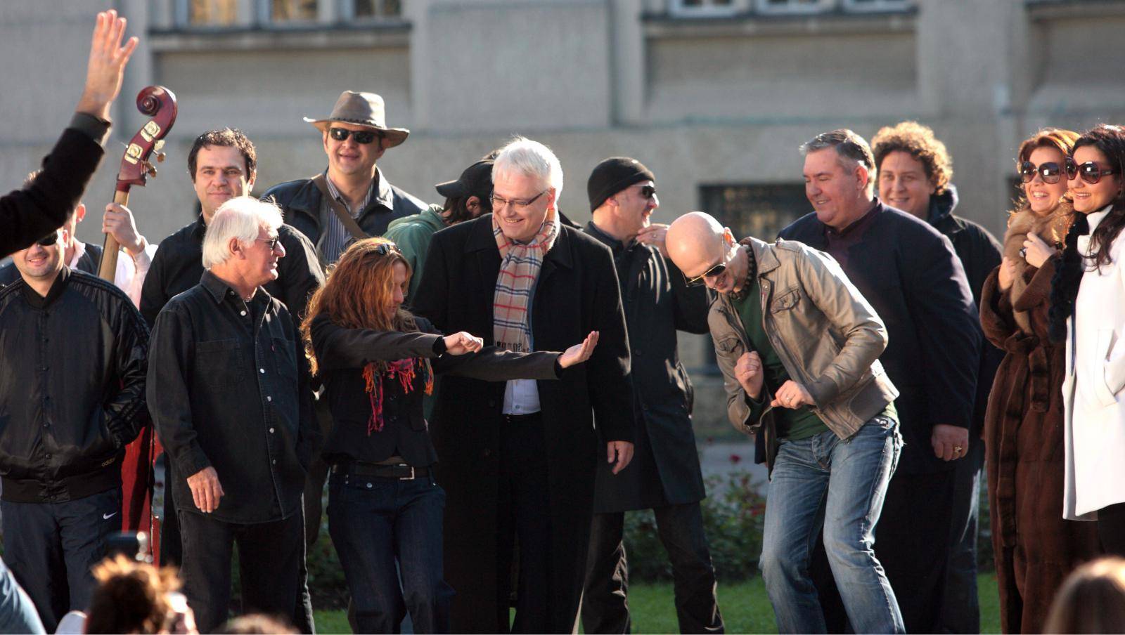 Josipović: Pjevao mi besplatno, Bare: Dobio sam 50.000 kuna
