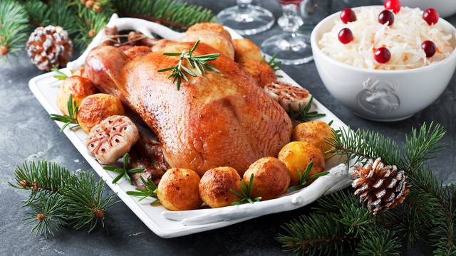 Želite odojka, puricu ili patku za Božić? Donosimo savjete za vrlo sočne pečenke - slasne i masne