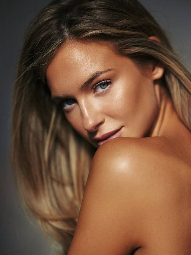 FOTO Zbog njenog izgleda gore društvene mreže: Živim na visokoj nozi. Nitko mi nije ravan