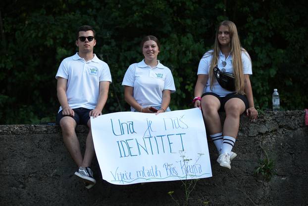 Na izvoru Une u Donjoj Suvaji Darko Rundek s prijateljima, održao besplatan koncert