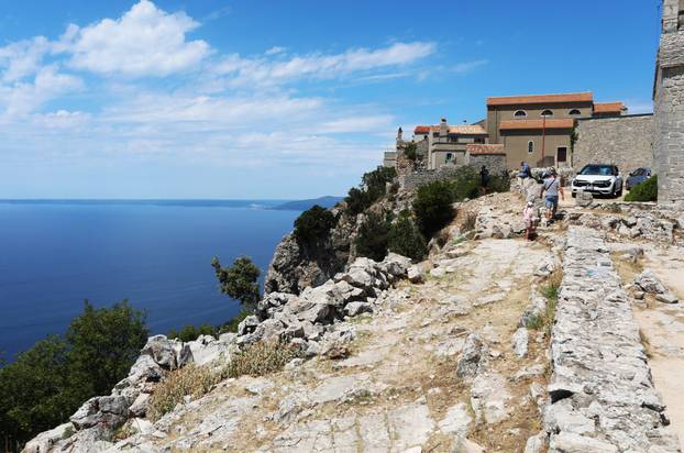 Lubenice, mjesto na Cresu s dva stanovnika