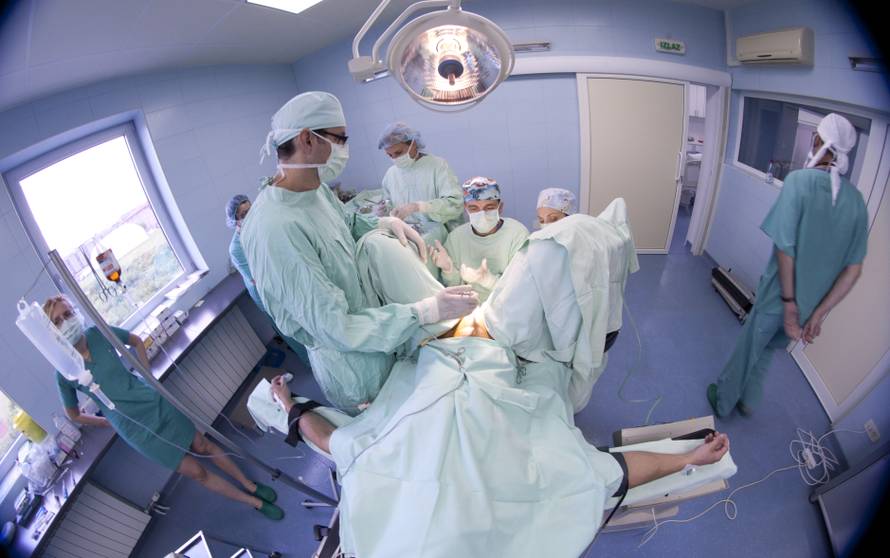 Presadili testis jednog blizanca na drugog - uspješno u Srbiji