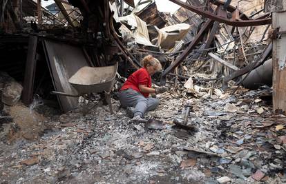 Nestale cijele četvrti u Čileu, a najmanje 112 ljudi je poginulo, dok gori više od 90 požara